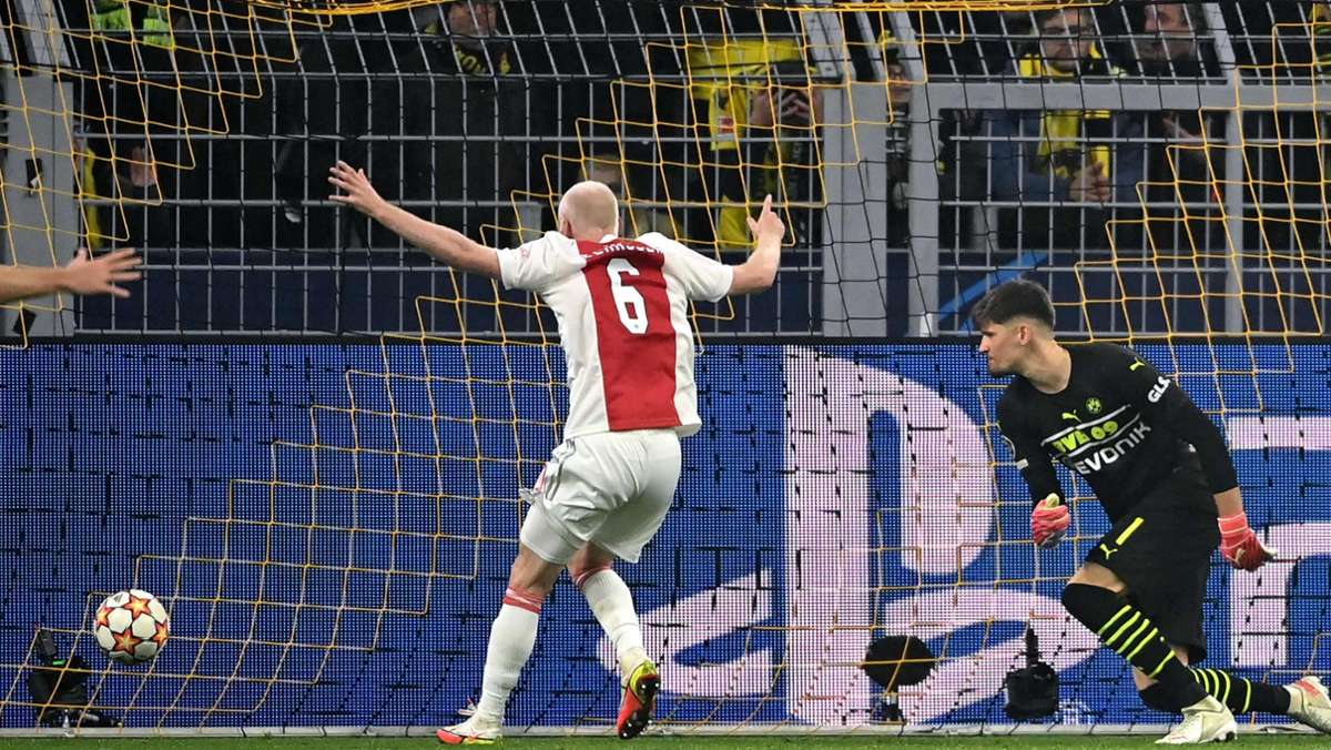  Borussia Dortmund hat in der Champions-League zu Hause gegen Ajax Amsterdam mit 1:3 verloren. RB Leipzig gelang gegen Paris noch der späte Ausgleich. 