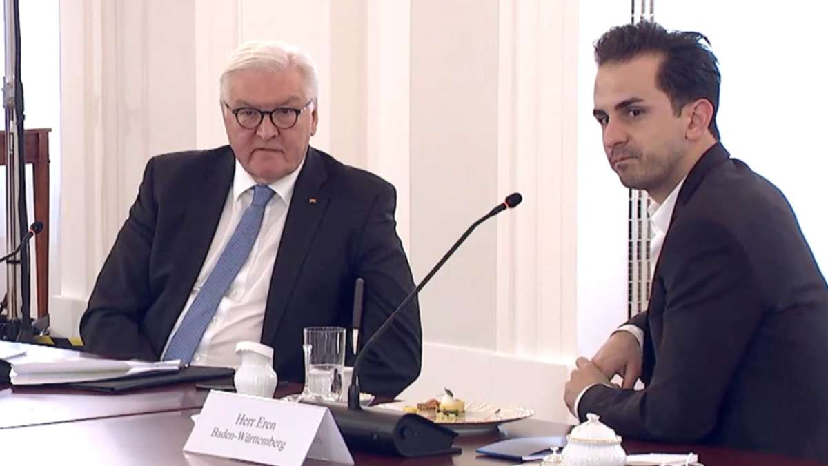  Der Stuttgarter Serkan Eren, Gründer der Hilfsorganisation Stelp, diskutiert mit Bundespräsident Steinmeier über Konflikte in der Pandemie. 