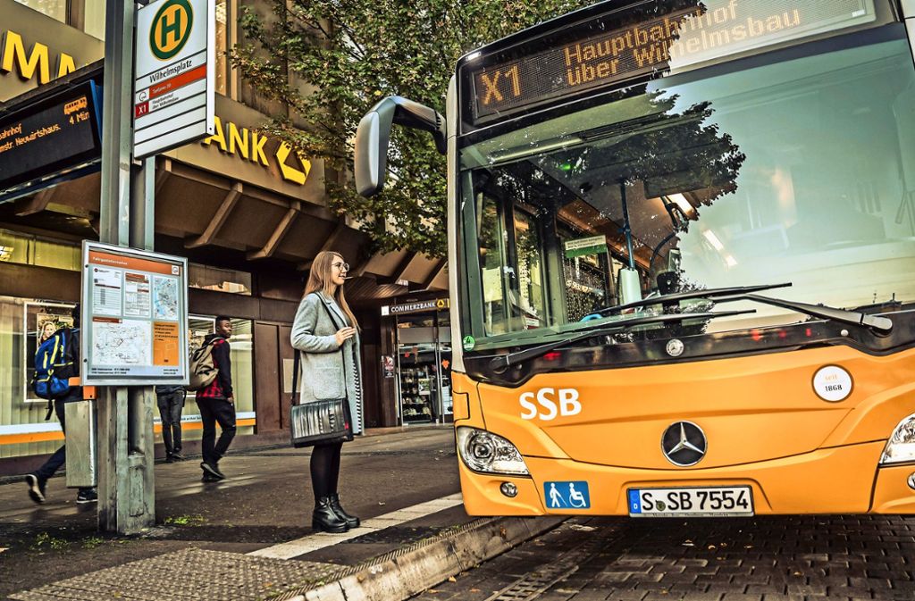 Am Wilhelmsplatz in Stuttgart-Bad Cannstatt beginnt die Route der neuen Schnellbuslinie X1. Foto: Lichtgut/Julian Rettig