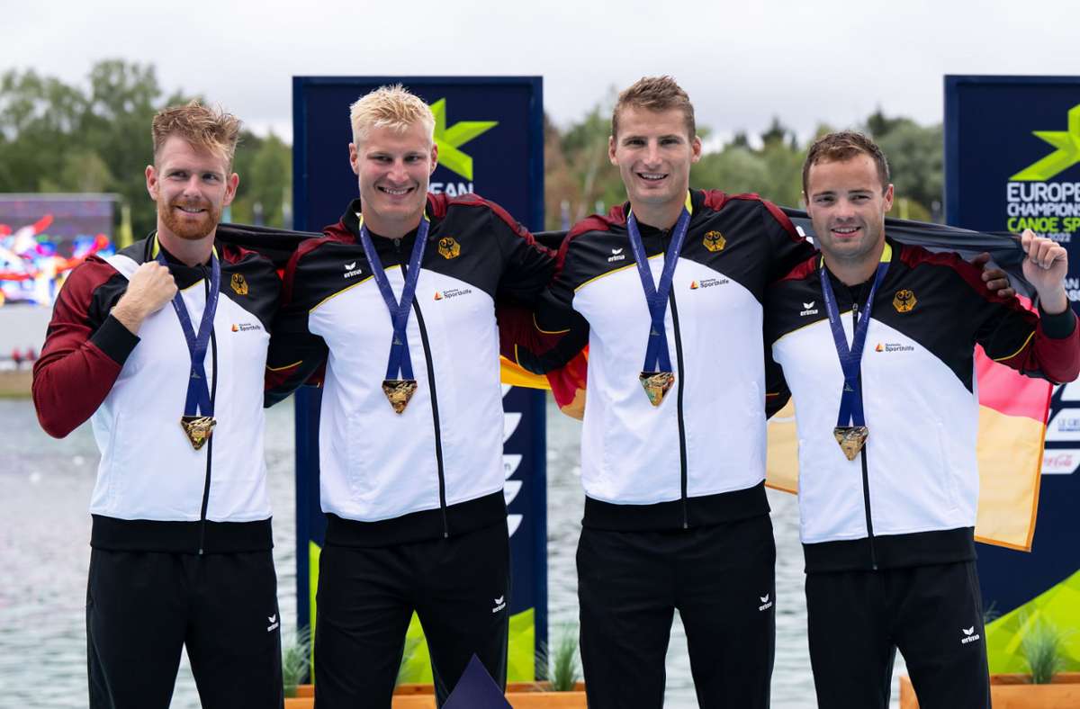 GOLD: Deutscher Viererstaffel (Kanu) – Frank Felix, Martin Hiller, Tom Liebscher, und Tobias Schultz (von links) bescherten den deutschen Kanuten am Freitagmittag gleich im ersten Finallauf den ersten Titel. Das Quartett gewann über die nicht-olympische Distanz von 1000 m mit weniger als einer halben Sekunde Vorsprung auf das spanische Boot. „Das war erst das dritte Mal, dass wir zusammen im Boot gesessen sind“, sagte der zweimalige Olympiasieger Tom Liebscher, für den es bereits die sechste Gold-Medaille bei einer EM war: „Wir haben das mit unserer Erfahrung und unserem Training gut rüber gebracht.“