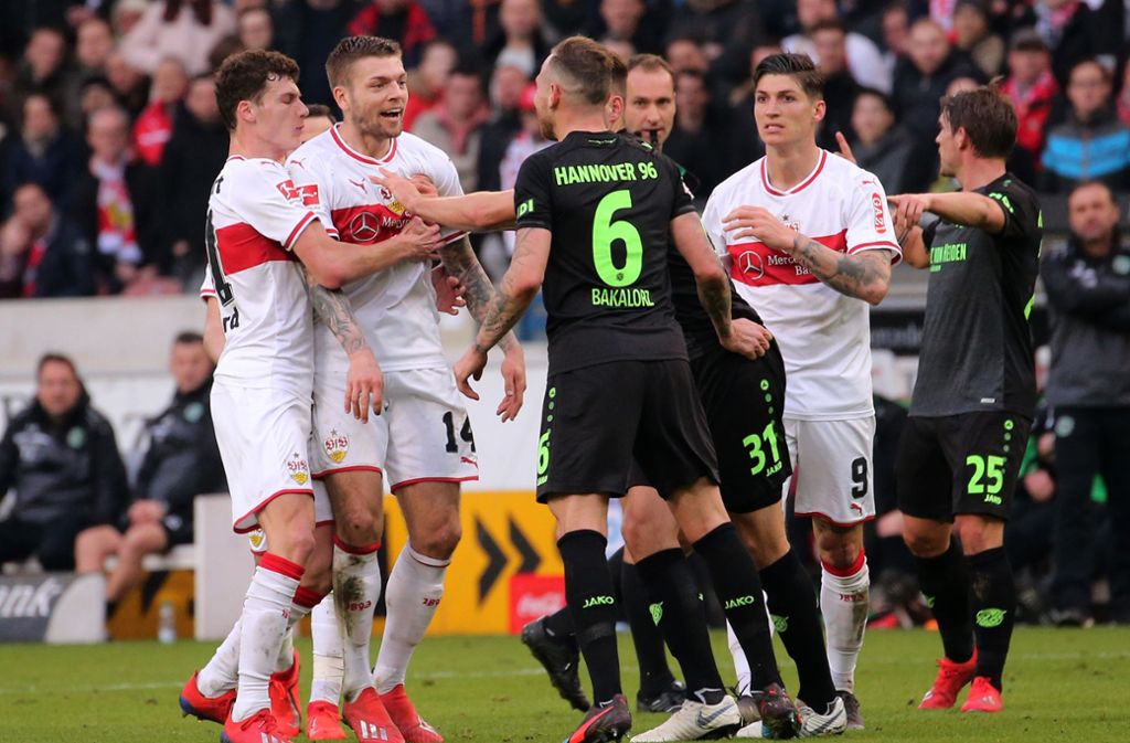Vergangene Saison ging es hoch her zwischen dem VfB und Hannover. Am Ende stiegen beide Vereine in die zweite Bundesliga ab, aus der sie erst 2017 gemeinsam aufgestiegen waren.