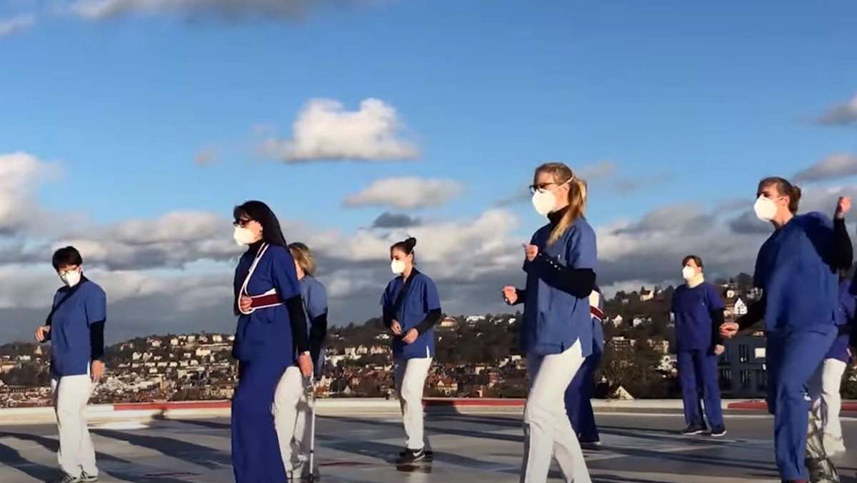  Endlich mal ein Virus, das Freude bereitet: Die Belegschaft des Stuttgarter Marienhospitals wurde vom weltweit grassierenden Jerusalema-Dance-Challenge-Fieber gepackt. Das Video steht jetzt im Netz. 