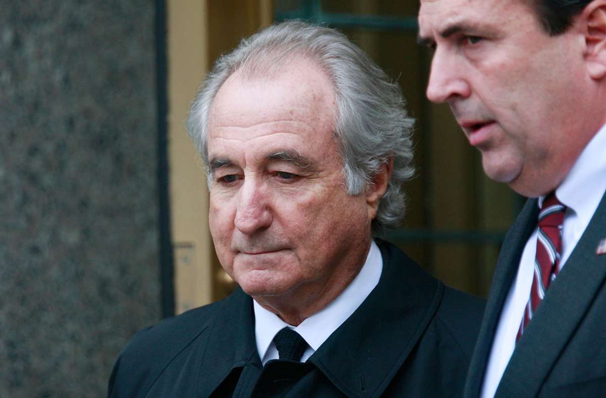 Am 12. Dezember 2008 wurde Bernard Madoff vom FBI verhaftet. Der New Yorker Börsenmakler hatte über Jahrzehnte insgesamt 65 Milliarden Dollar veruntreut.