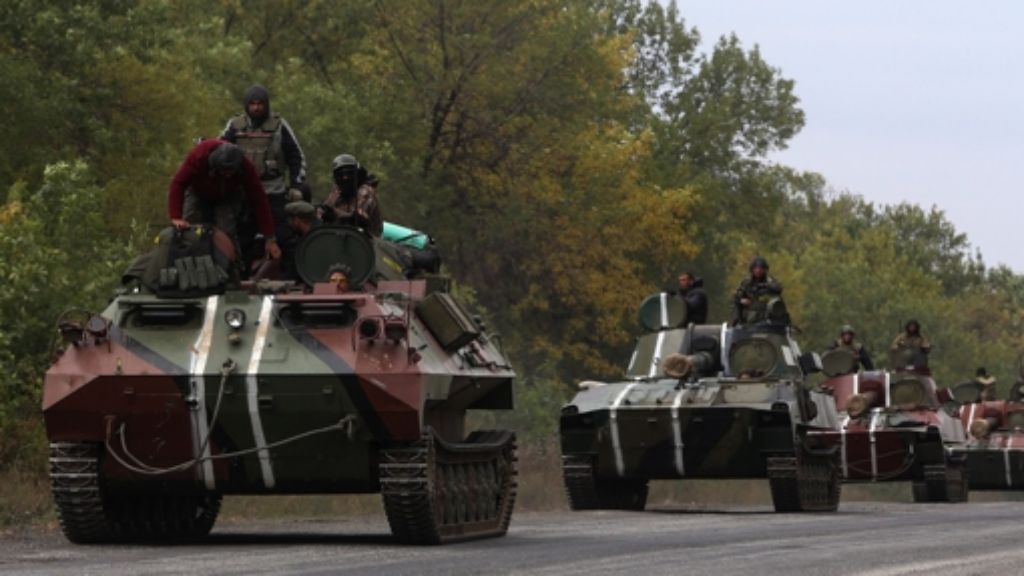 Ostukraine: Separatisten ziehen Waffen zurück