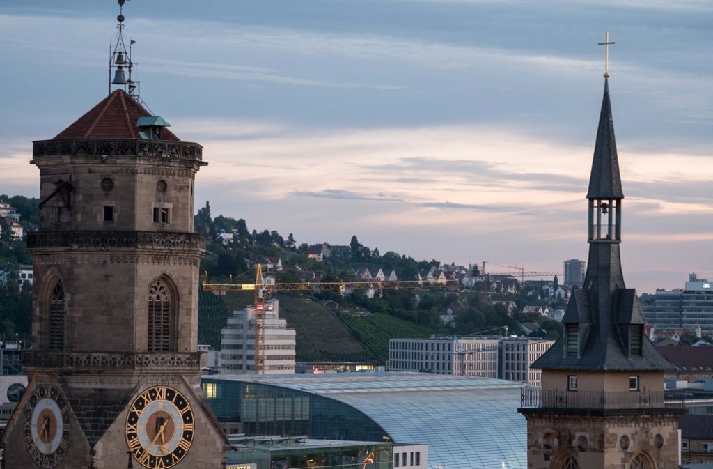 Nur an sieben Tagen im Jahr 2016 ist der Westturm der Stifstkirche in der Stuttgarter Innenstadt für Besucher geöffnet. An diesem Samstag können Besucher den 61 Meter hohen Turm von 11 bis 16 Uhr besteigen und den herrlichen Blick über die Stadt genießen. Eintritt: 3/1,50 Euro