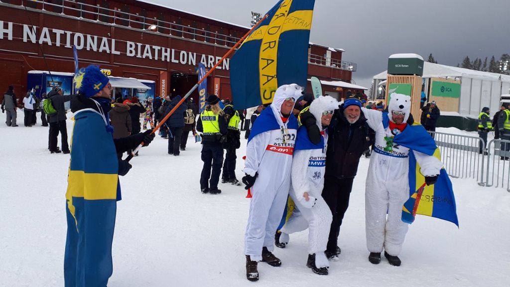 Verrückte Biathlon-Fans bei der WM: Schwedische Eisbären in Östersund