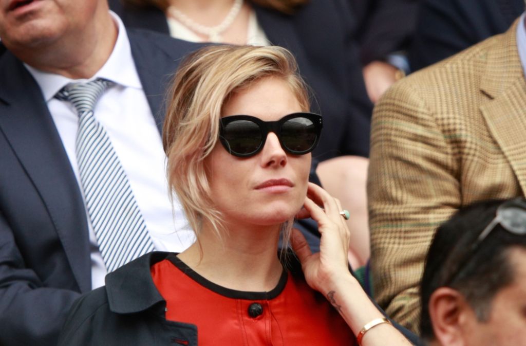 Die Schauspielerin ließ sich an Tag acht in Wimbledon sehen.