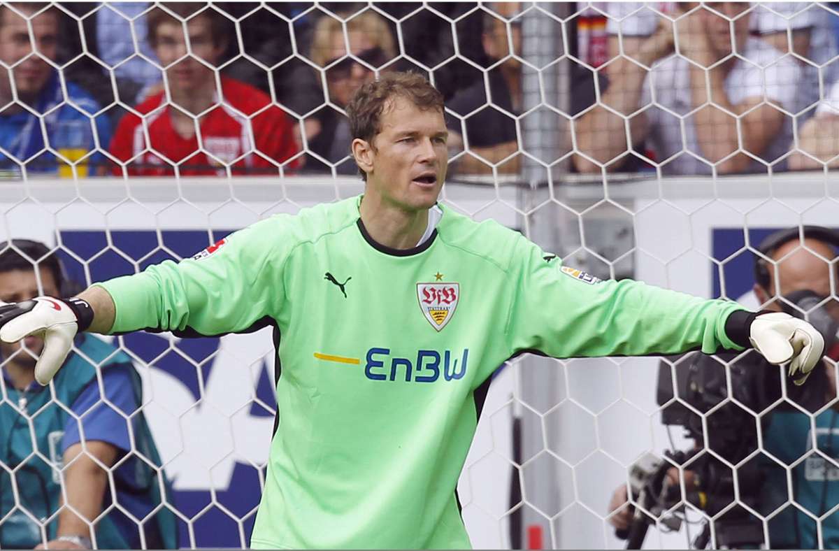 Jetzt geht der VfB auf Nummer sicher und verpflichtet 2008 Routinier Jens Lehmann, in dessen Schatten Ulreich reifen soll.