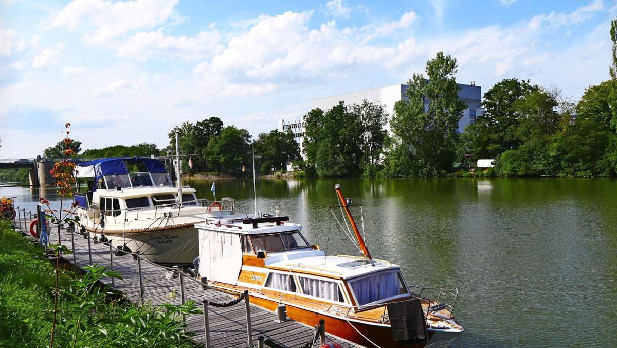  Beim Motoryachtclub Esslingen auf dem Hechtkopf geht es alles andere als elitär zu. Sorge bereitet den passionierten Bootssportlern allerdings der zunehmende Freizeitverkehr auf dem Neckar. 