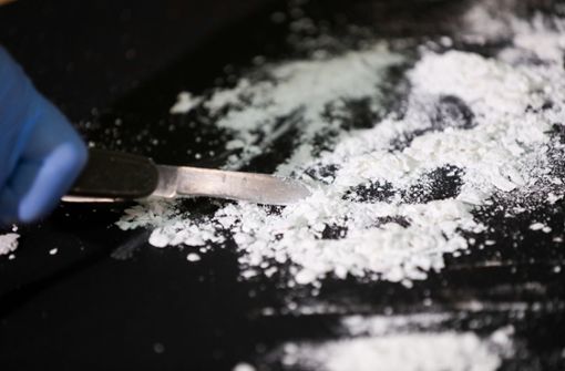 Ein 52-Jähriger steht unter Verdacht, mit Kokain gehandelt zu haben. (Symbolbild) Foto: dpa/Christian Charisius