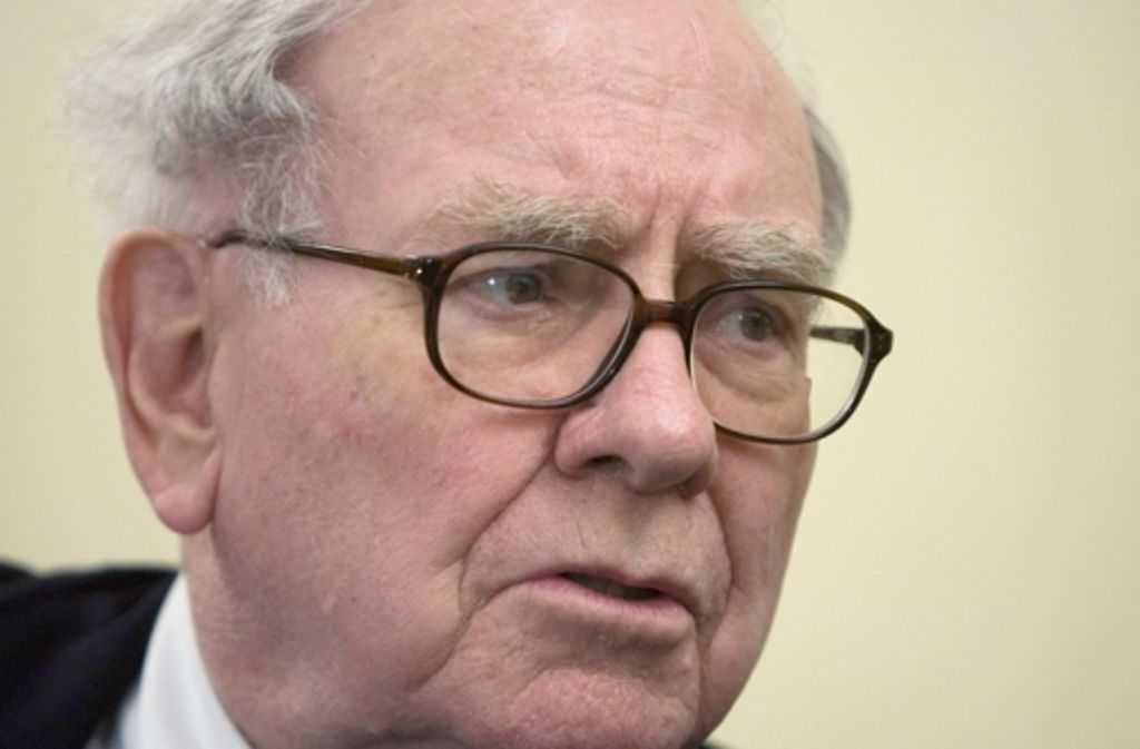 Warren Buffett (85), der amerikanische Starinvestor, liegt mit 60,8 Milliarden Dollar auf Platz drei.