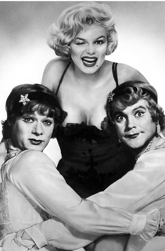 Gemeinsam mit Tony Curtis (links) und Jack Lemmon hat Marilyn Monroe in der legendären Komödie „Manche mögen’s heiß“ mitgespielt.