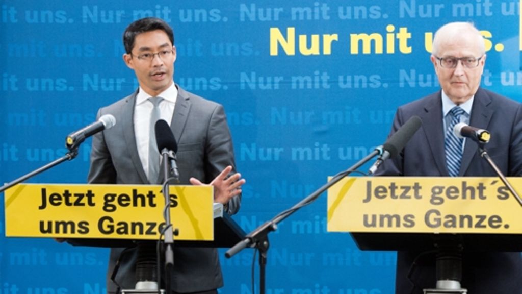  Nach der Niederlage bei der Bayern-Wahl wildert die FDP im Revier der Union verstärkt um Zweitstimmen. Die Union hält dagegen. Nicht nur der CDU-Generalsekretär Hermann Gröhe sagt, man habe „keine Stimme zu verschenken“. 
