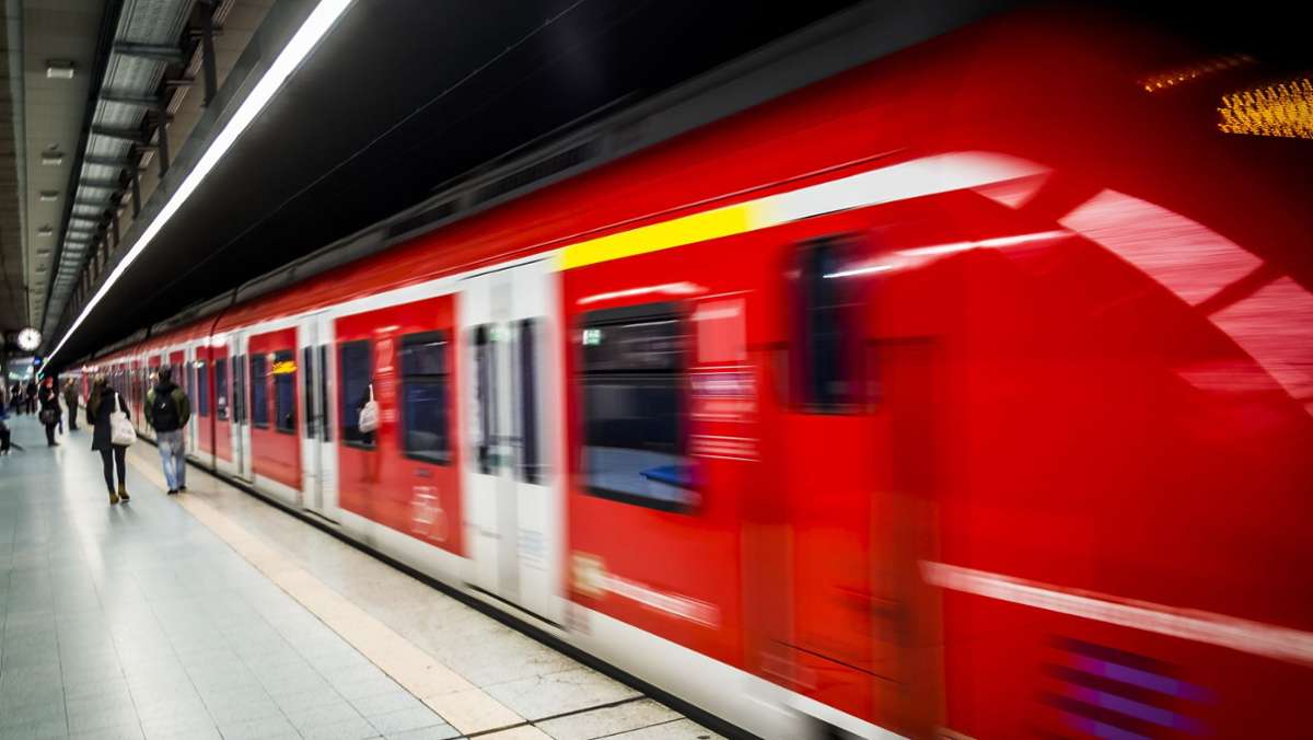 Hauptbahnhof Stuttgart: Ungewöhnliche Rauchentwicklung sorgt für Aufregung