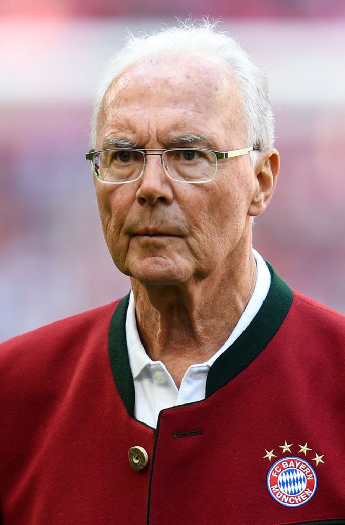 Ehrenpräsident Franz Beckenbauer über einen bisweilen fehlenden Kampfgeist der „erfolgsverwöhnten“ Bayern-Mannschaft: „Wenn ich die Spiele in der Champions League und der Europa League sehe, wie da gefightet wird, da meine ich bei Bayern manchmal, die Uwe-Seeler-Traditionsmannschaft zu sehen.“
