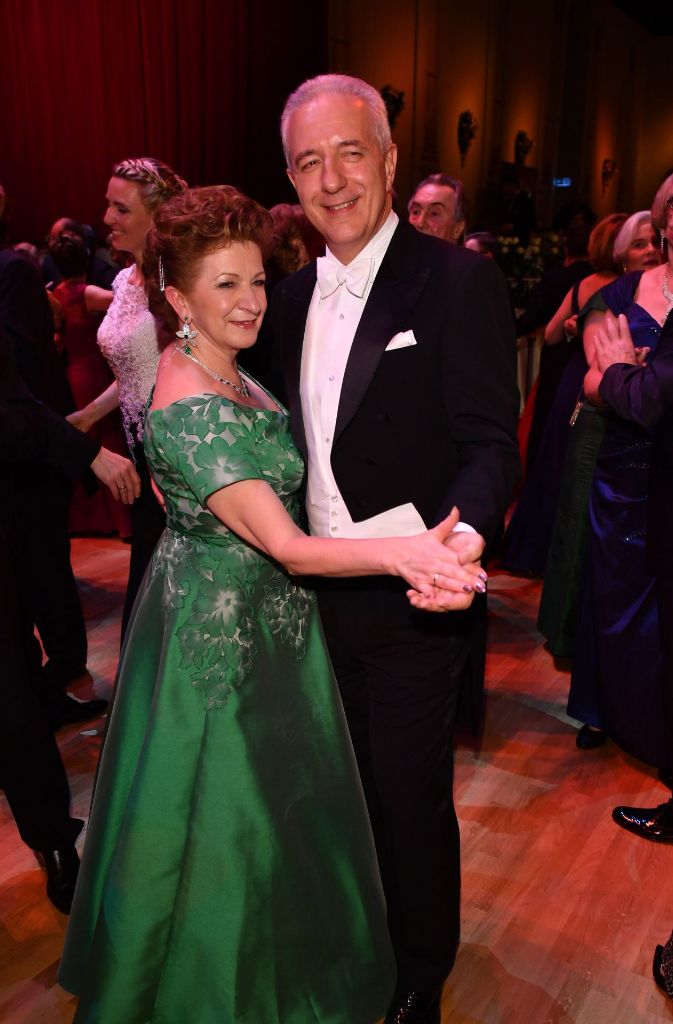 Sachsens Ministerpräsident Stanislaw Tillich (CDU) und seine Frau Veronika auf der Tanzfläche.