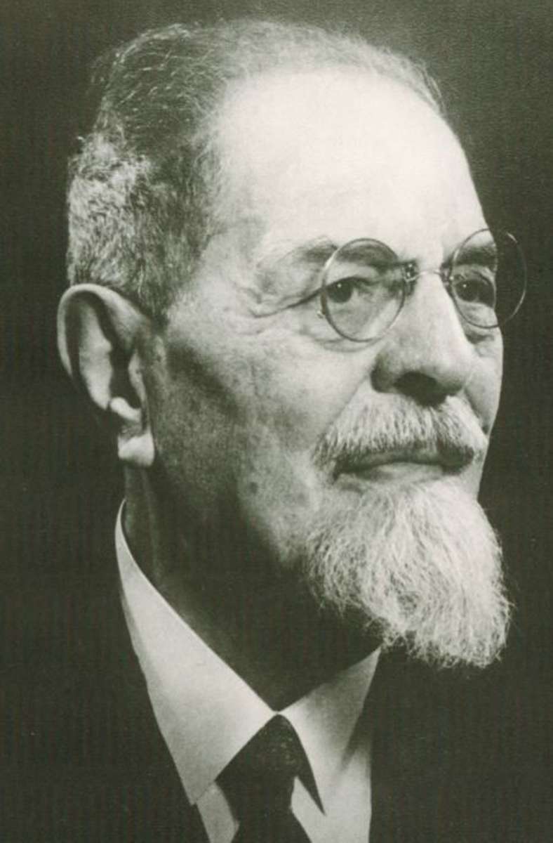 Christian Belschner (1854 bis 1948), Präzeptor und Professor am Lyzeum (seit 1897 Gymnasium) hat den Historischen Verein und das Heimatmuseum gegründet. Von 1899 bis 1941 war er Vorsitzender, danach Ehrenvorsitzender.