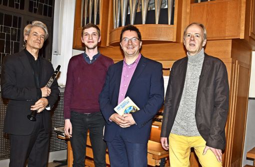 Klarinettist Markus Kern,  Kantor Jakob Reichmann, Michael Blume und  Ralf Vogel (von links) gestalten den Gottesdienst. Foto: /M. Kuhn