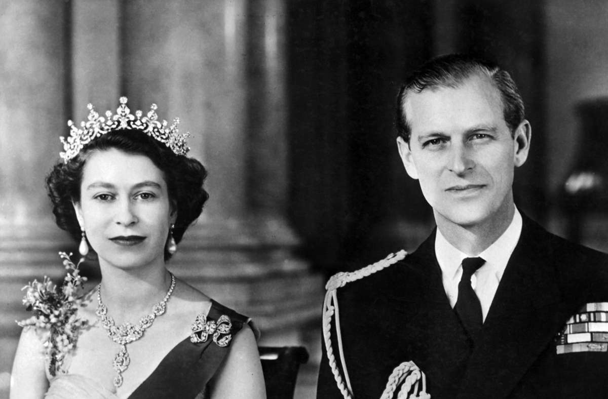 Neujahrsbild 1954 der jungen Königin von England und ihrem damals 32-jährigen Ehemann Prinz Philip, Herzog von Edinburgh.