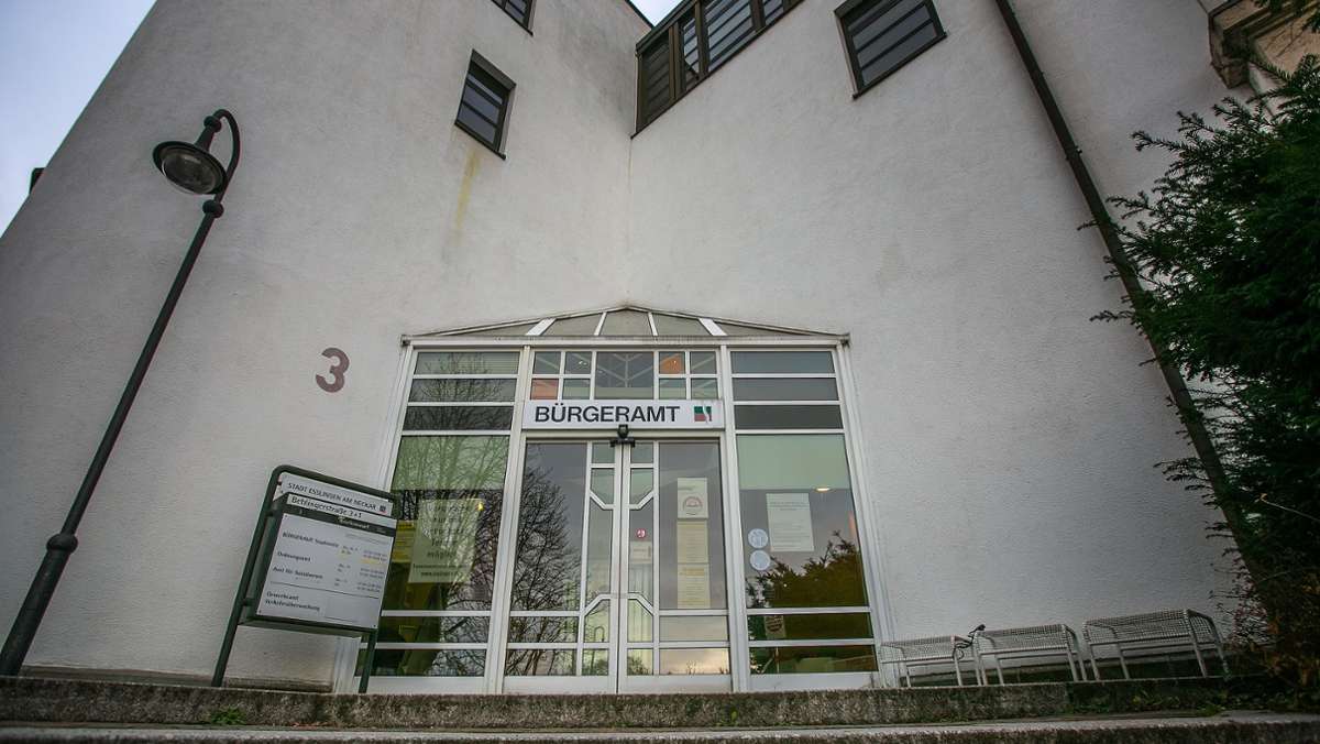 Bürgeramt Esslingen: Ausweis-Abholaktion im Alten Rathaus