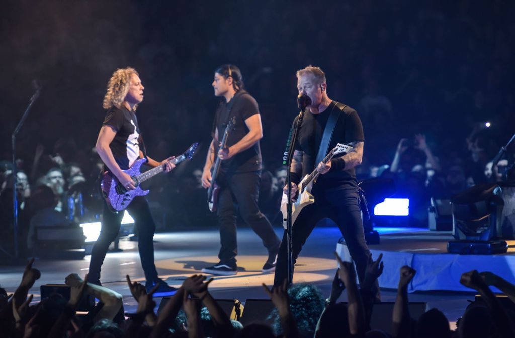 Metallica können nicht nur Metall, sondern auch deutschen Schlager – wie sie in Stuttgart unter Beweis stellten.