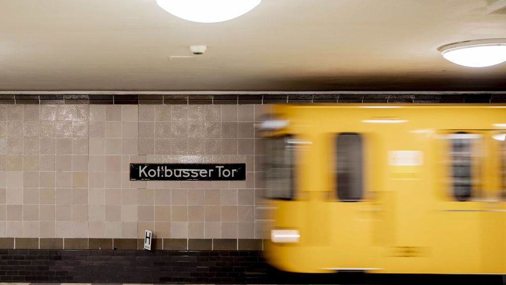 Tödlicher Stoß auf Gleisbett: Toter von Berliner U-Bahnhof ist   identifiziert