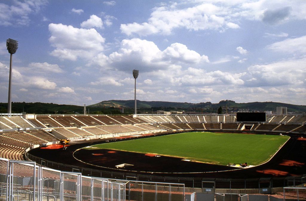 Das Stadion blieb nicht lange ohne Dächer.