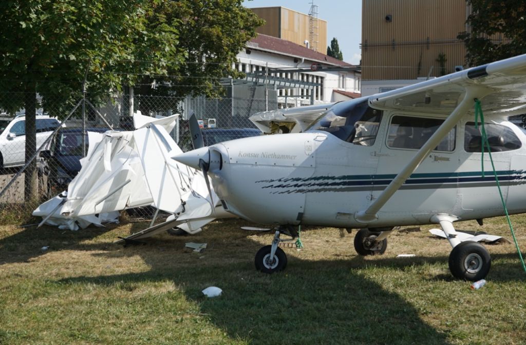 Der 48 Jahre alte Pilot aus Hessen hatte aus bislang unbekannter Ursache die Kontrolle über die Maschine des Typs Ikarus C 42 verloren.