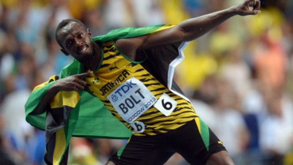 Leichtathletik-WM in Moskau: Usain Bolt feiert 100-Meter-Sieg im Regen