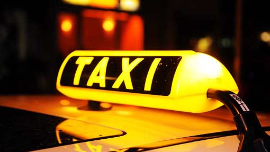 Blaulicht aus Stuttgart: 17. Dezember: Taxifahrer beklaut Fahrgast