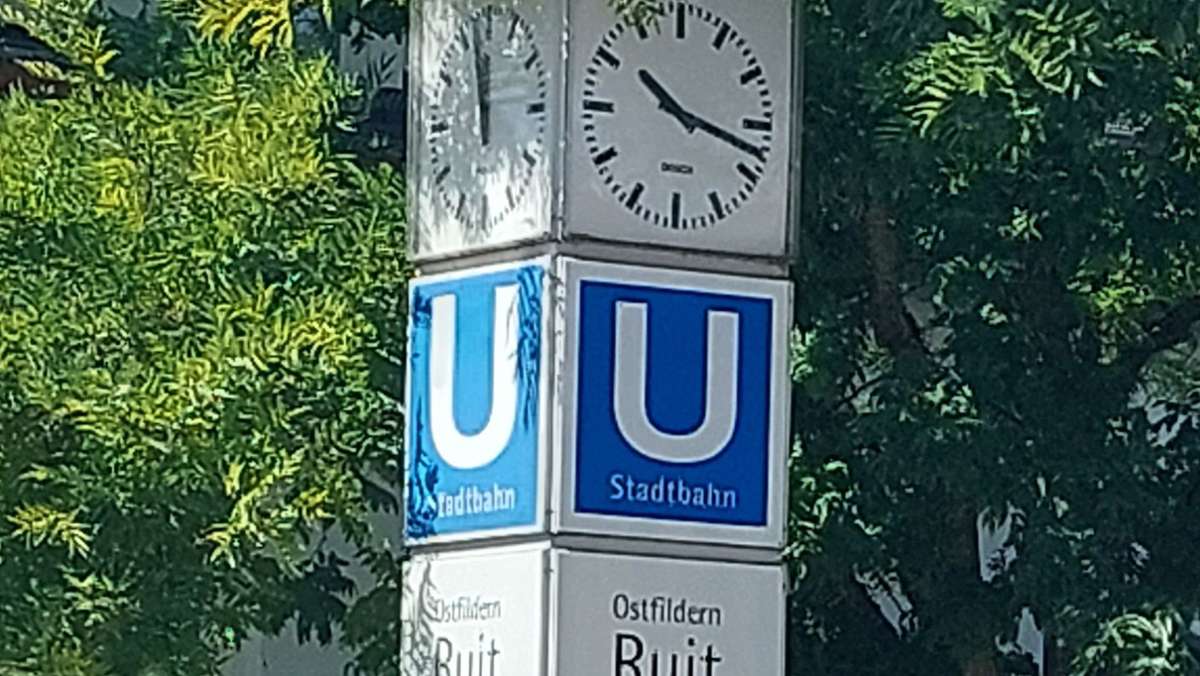 Zeitlos  per Stadtbahn in Ostfildern und Stuttgart: Uhrenchaos an den SSB-Haltestellen