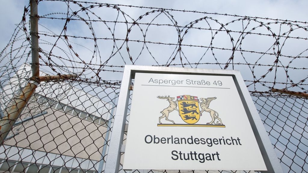  Ein 20-Jähriger aus Waldshut-Tiengen muss sich von Montag an vor dem Oberlandesgericht Stuttgart verantworten. Er soll sich in Syrien dem IS angeschlossen haben und dort an Waffen ausgebildet worden sein. 