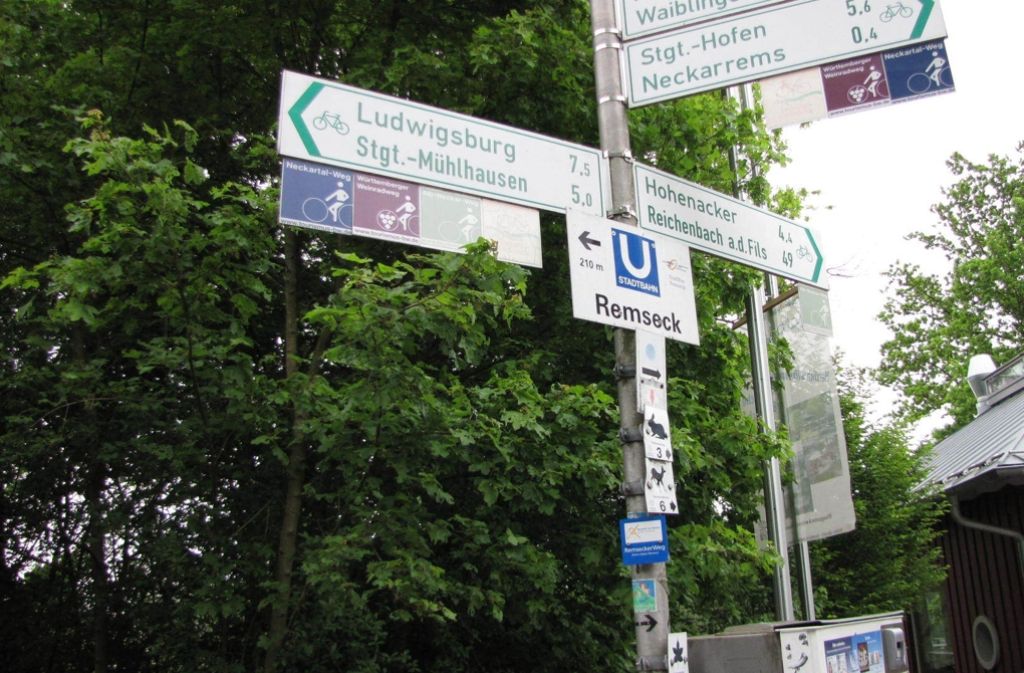 Mehrer Radrouten führen durch Neckargröningen und locken in den warmen Monaten unzählige Radfahrer an. Bis in die Ludwigsburger Innenstadt sind es nur 8,5 Kilometer, nach Waiblingen fahren Radfahrer 10 Kilometer.