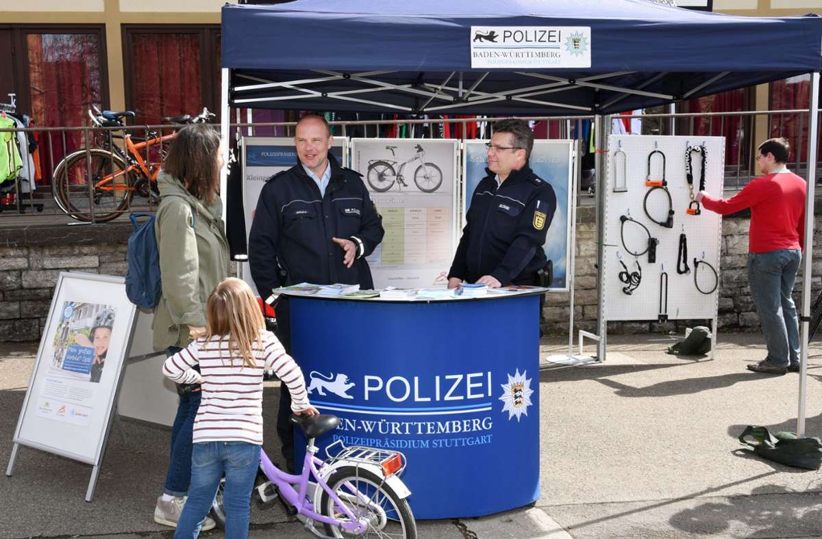 Wie hier in Stuttgart-Vaihingen wird die Polizei auch in Ludwigsburg mit einem Infostand vor Ort sein.
