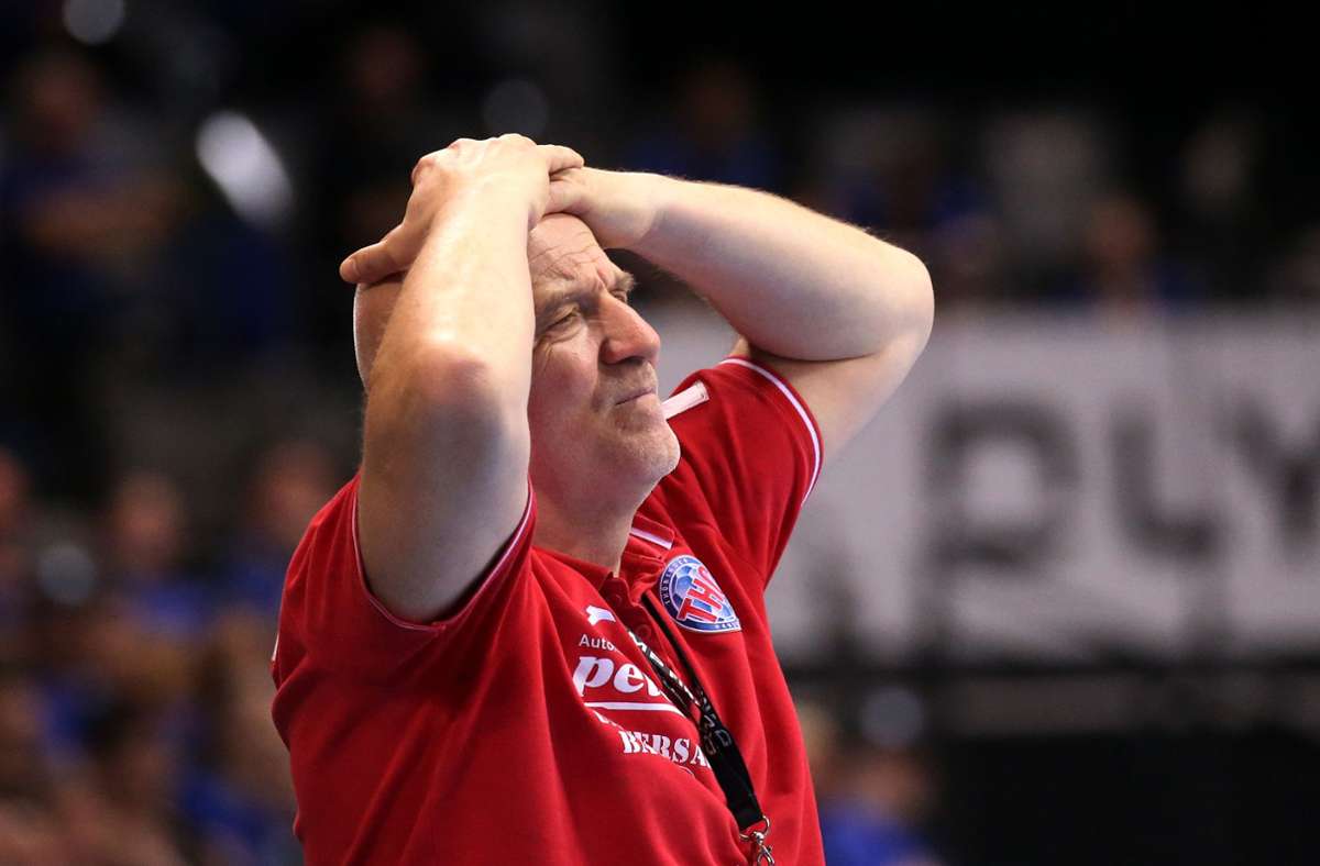 THC-Trainer Herbert Müller ärgert sich über die Halbfinal-Niederlage gegen die SG BBM.