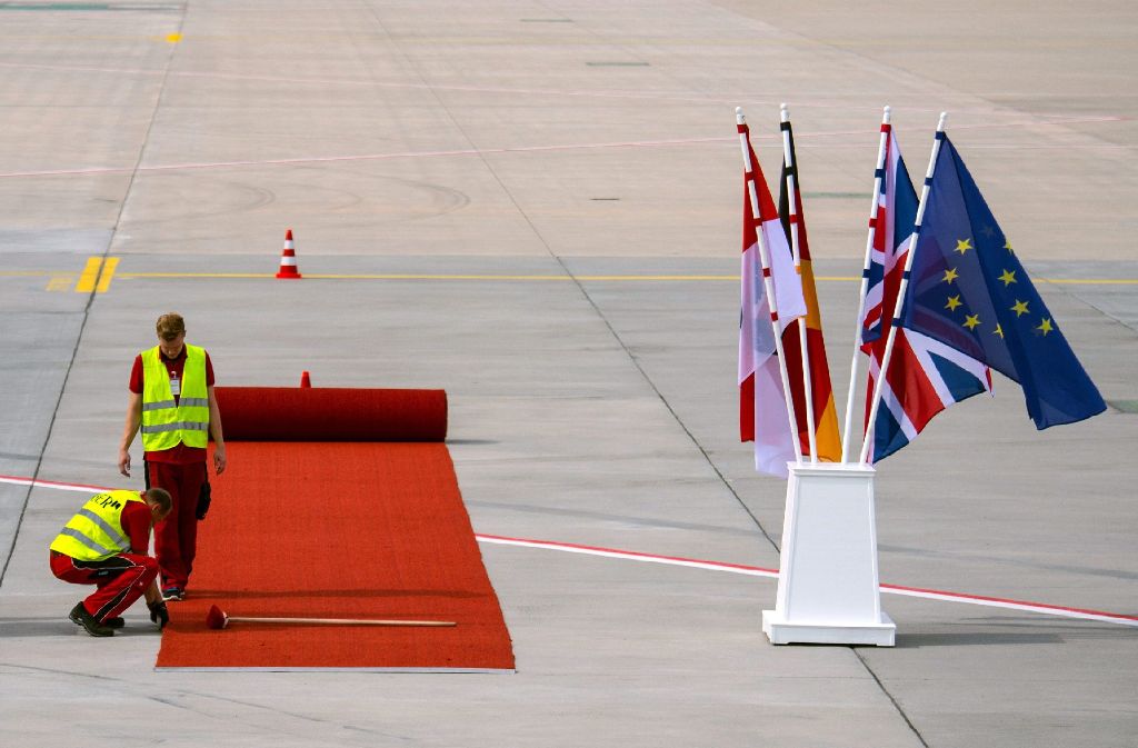 Am Frankfurter Flughafen wird der rote Teppich ausgerollt.