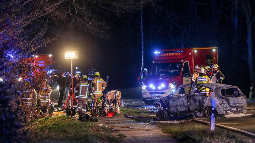 Schrecklicher Unfall bei Aachen: Mutter und Kinder sterben bei Frontalzusammenstoß