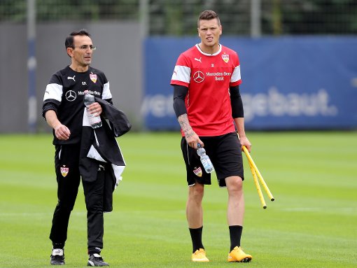 Daniel Ginczek kann zumindest wieder einige individuelle Einheiten beim VfB Stuttgart absolvieren. Foto: Pressefoto Baumann