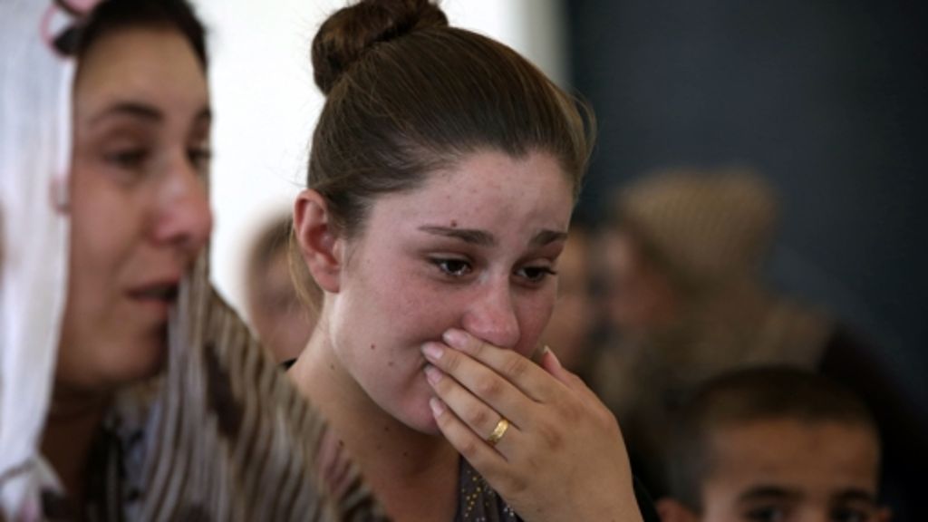  Hunderttausende Christen und Jesiden im Irak flüchten vor den IS-Kämpfern. Der Ruf nach internationaler militärischer Hilfe gegen die islamistischen Terroristen wird lauter. 