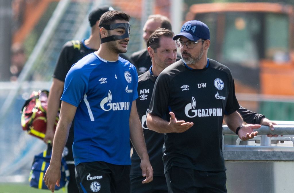 Ex-VfB-Abwehrspieler Ozan Kabak fehlt derzeit im Kader von Schalke 04 wegen einer Verletzung an der Wirbelsäule. Neun bis zwölf Wochen Pause, hieß es Anfang März. Die Saison schien beendet, nun könnte es für ein Comeback reichen.