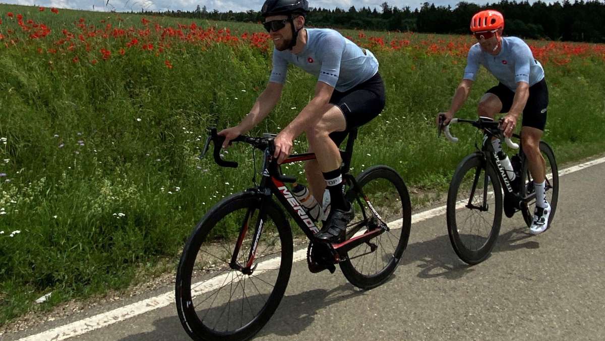  Ludwigsburg-Alb-Bodensee-Schwarzwald und zurück. Zwei Hobbyradler treten einen Tag lang in die Pedale. 565 Kilometer legen sie auf der Tour zurück. Warum macht man so was eigentlich? Diese Frage haben sich die beiden Männer auch gestellt. 