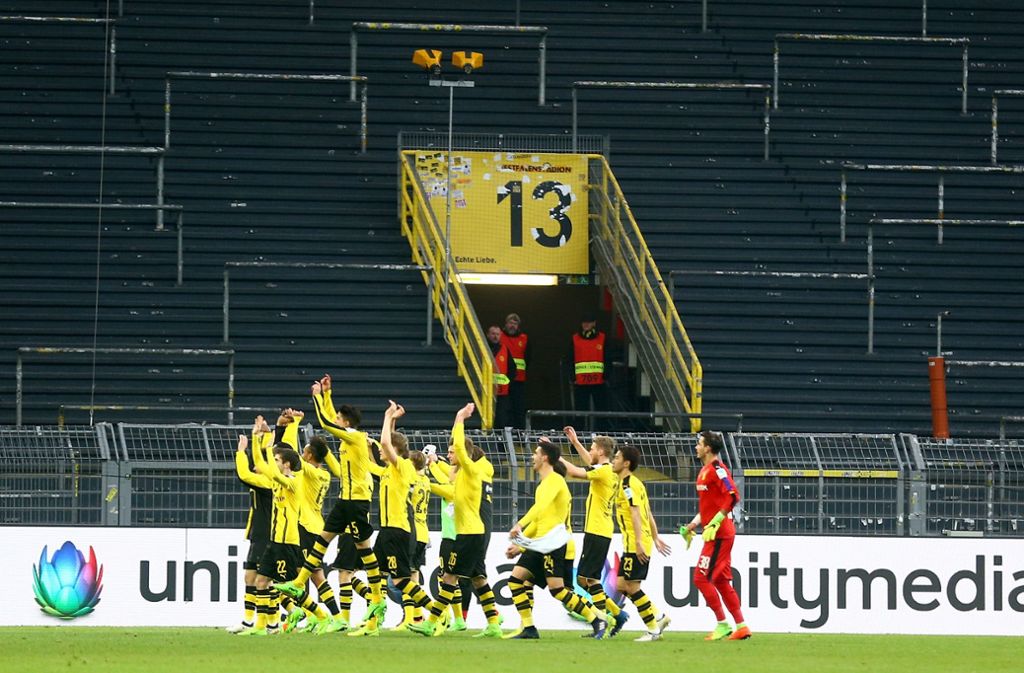Doch die Aufforderung von Stadionsprecher Norbert Dickel an die Zuschauer, die Mannschaft diesmal besonders zu unterstützen, zeigte Wirkung.
