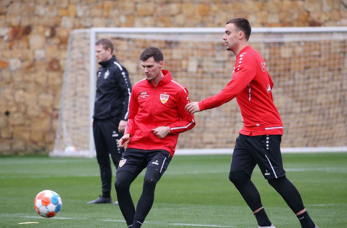 25. Januar: Philipp Förster (re.) und Pascal Stenzel beim Training mit Ball.
