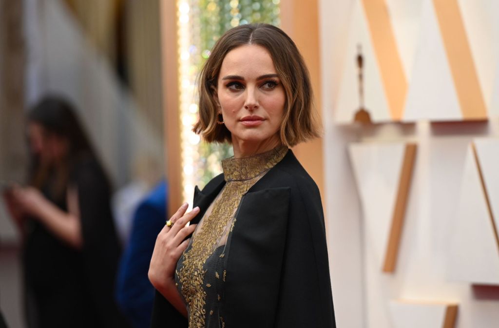 Oscars 2020 Natalie Portmans Kleid Sendet Eine Politische