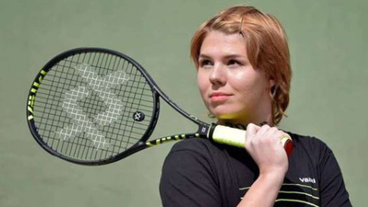  Die Tennisspielerin Oleksandra Oliynykova will sich eine neue Geldquelle erschließen. 