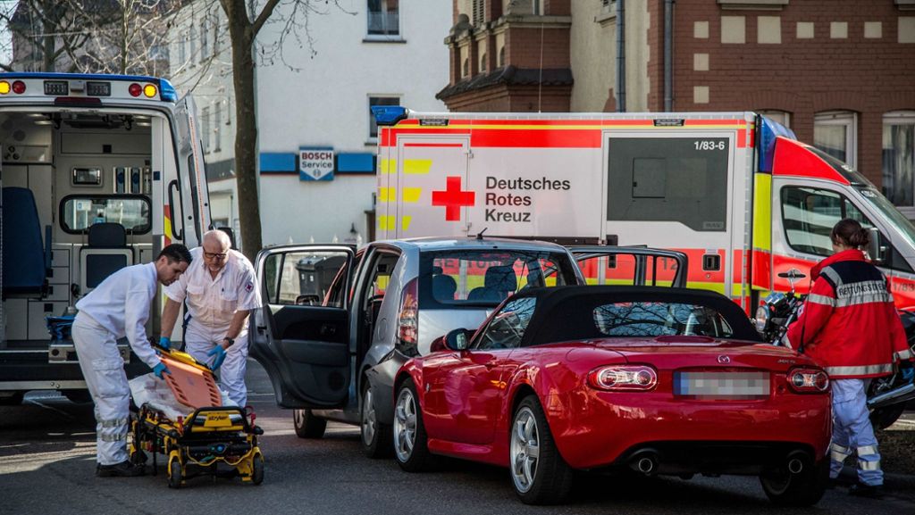 Unfall in Esslingen: Drei Verletzte bei Crash