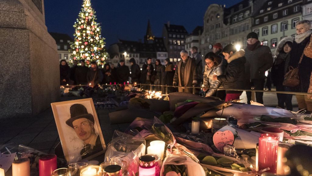  Ein weiteres Opfer des Attentäters von Straßburg ist fünf Tage nach dem Anschlag seinen Verletzungen erlegen. Damit steigt die Zahl der Todesopfer auf fünf. 