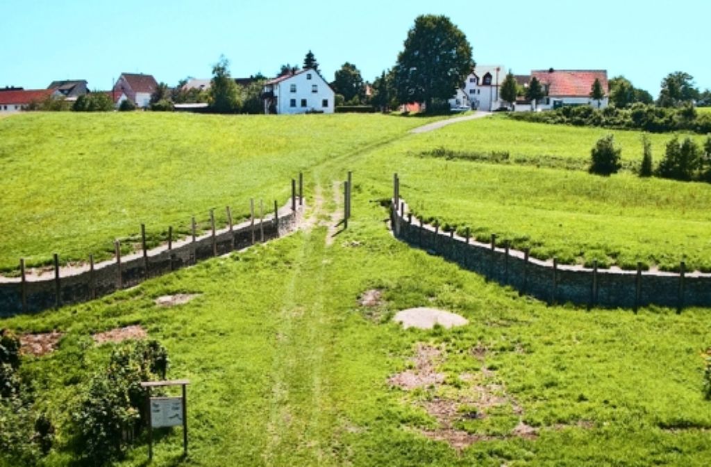 Die Rekonstruktion des Zangentores bei Erkenbrechtsweiler ist ein Teil des Bemühens, das keltische Erbe sichtbar zu machen. Foto: Ines Rudel