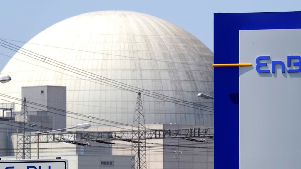  Das Umweltministerium hat dem Betreiber EnBW das Wiederanfahren des Atomkraftwerks Philippsburg II untersagt. Zunächst müsse der Energielieferant nachweisen, dass die Sicherheitskontrollen durchgeführt wurden. 