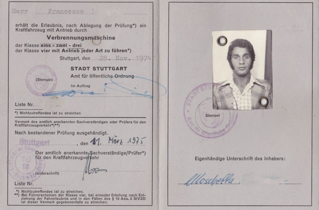 Der graue Führerschein von Francesco M. wurde 1975 ausgestellt.